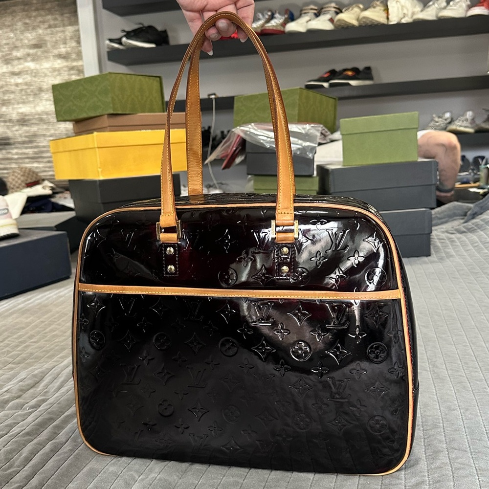 🖤LOUIS VUITTON VERNIS SUTTON BAG🖤